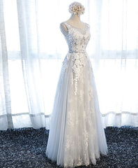 Gray Round Neck Tulle Lace Applique Long Prom Dress